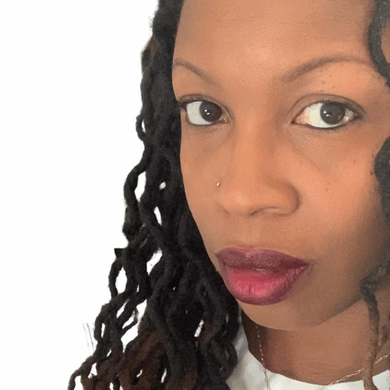 Headshot_DLC – Danielle Campbell